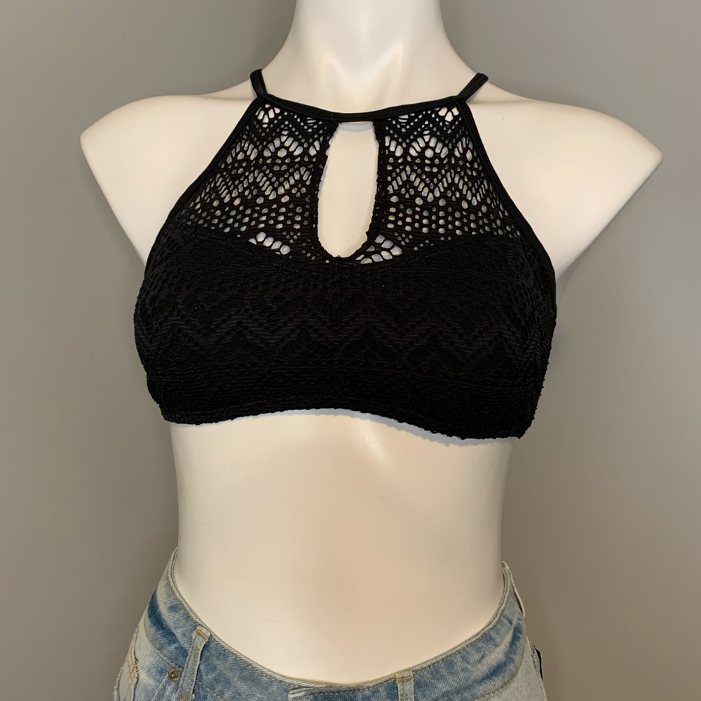 5/$25 - No Boundaries black crochet bikini top